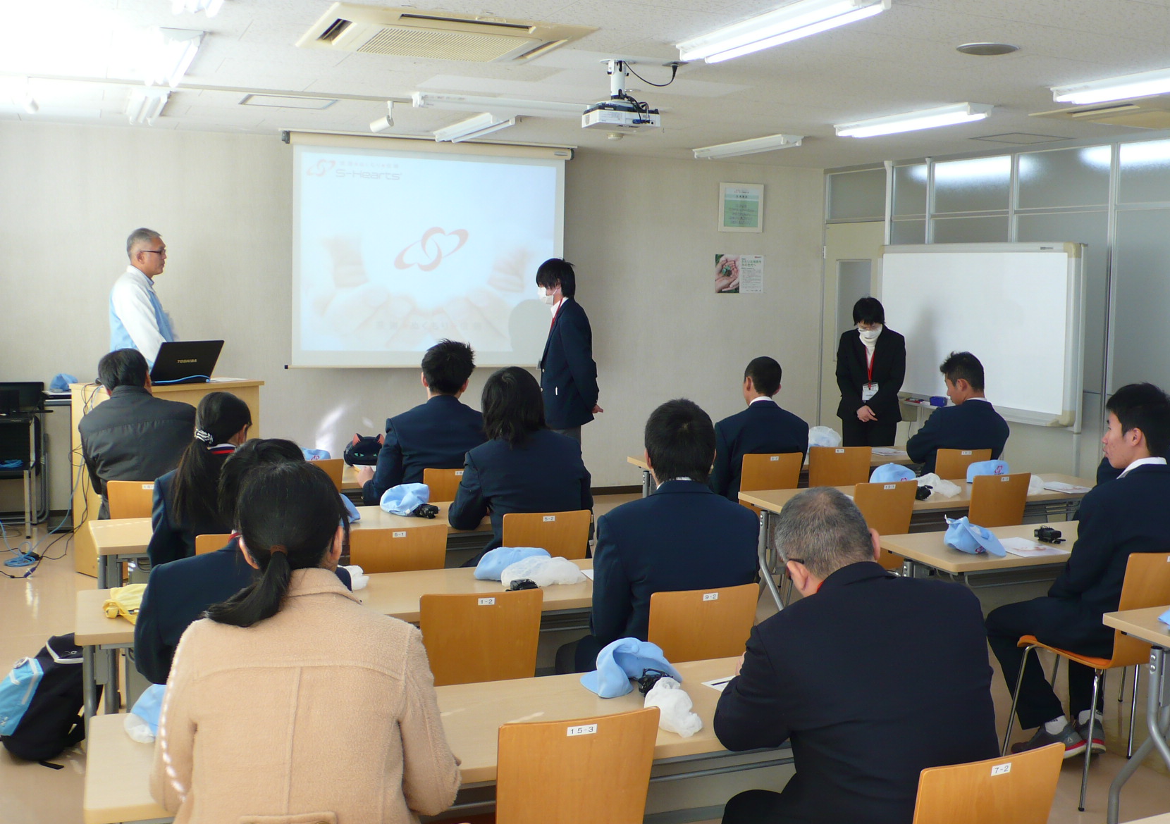 少し でも お 役に立て れ ば 幸い です